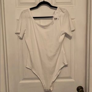 White ribbed scoop neck body suit